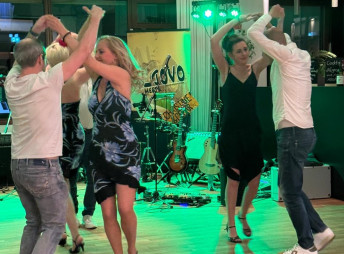 Bachata und Salsa 
Einblicke – Mitmachaktion