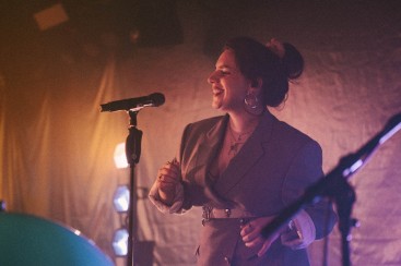 Bild , Josefine Laub und Band